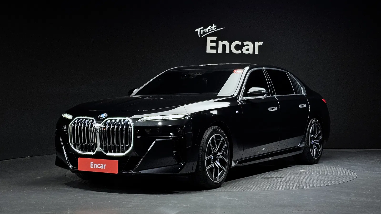 BMW Série 7 (G70) 740i sDrive M Sport 2023 — photo 1 sur 20