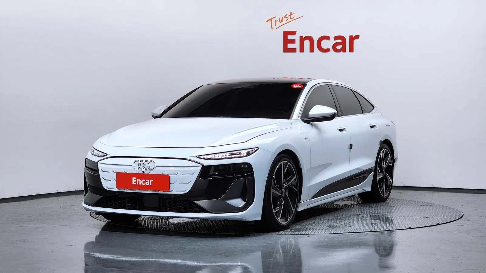 Audi A6 e-tron Performance S Line 2025 — photo 1 sur 36