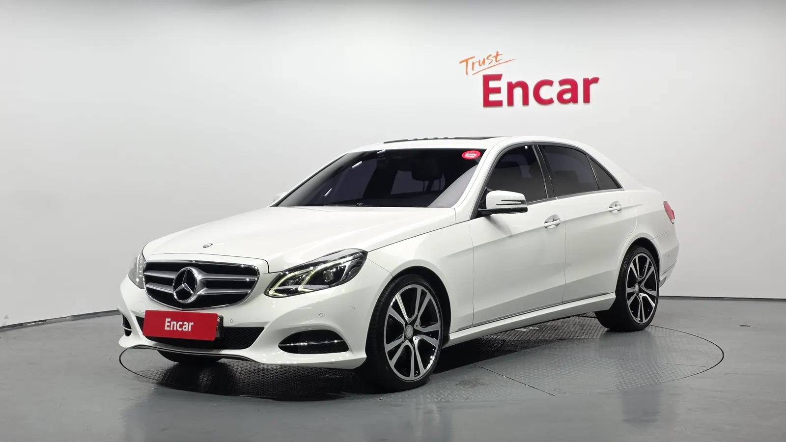 Mercedes-Benz Classe E E220 CDI Avantgarde (W212) 2014 — photo 1 sur 20
