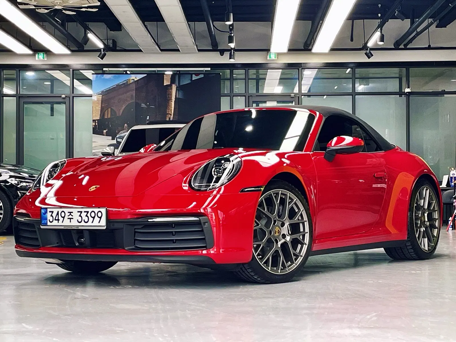 Porsche 911 (992) Carrera 4 Cabriolet 2024 — photo 1 sur 26