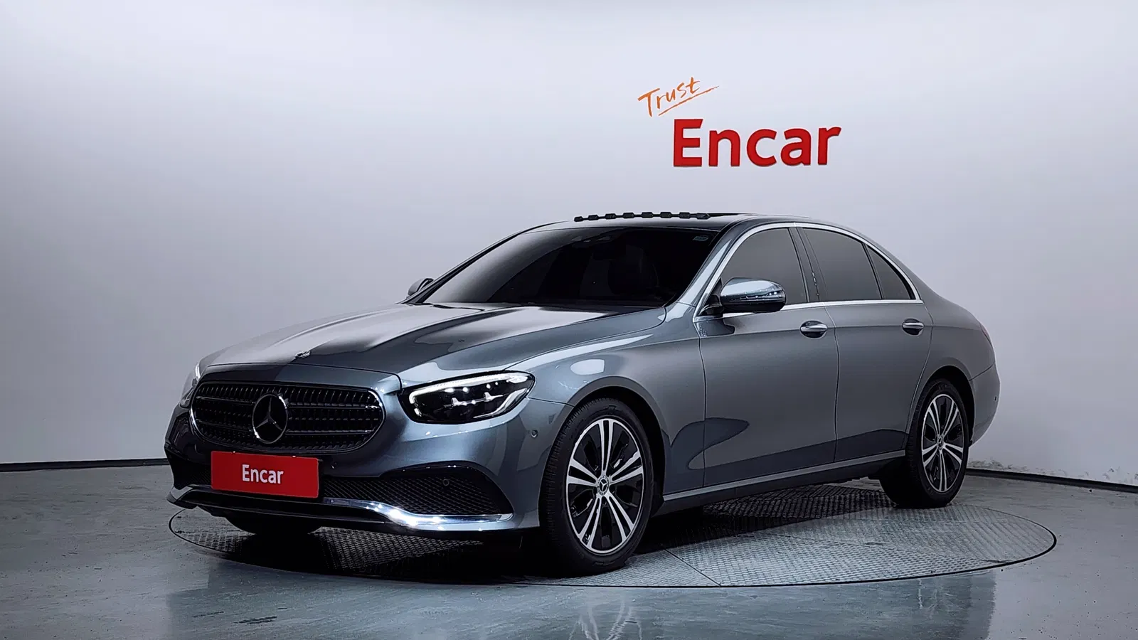 Mercedes-Benz Classe E E250 Avantgarde (W213) 2021 — photo 1 sur 20