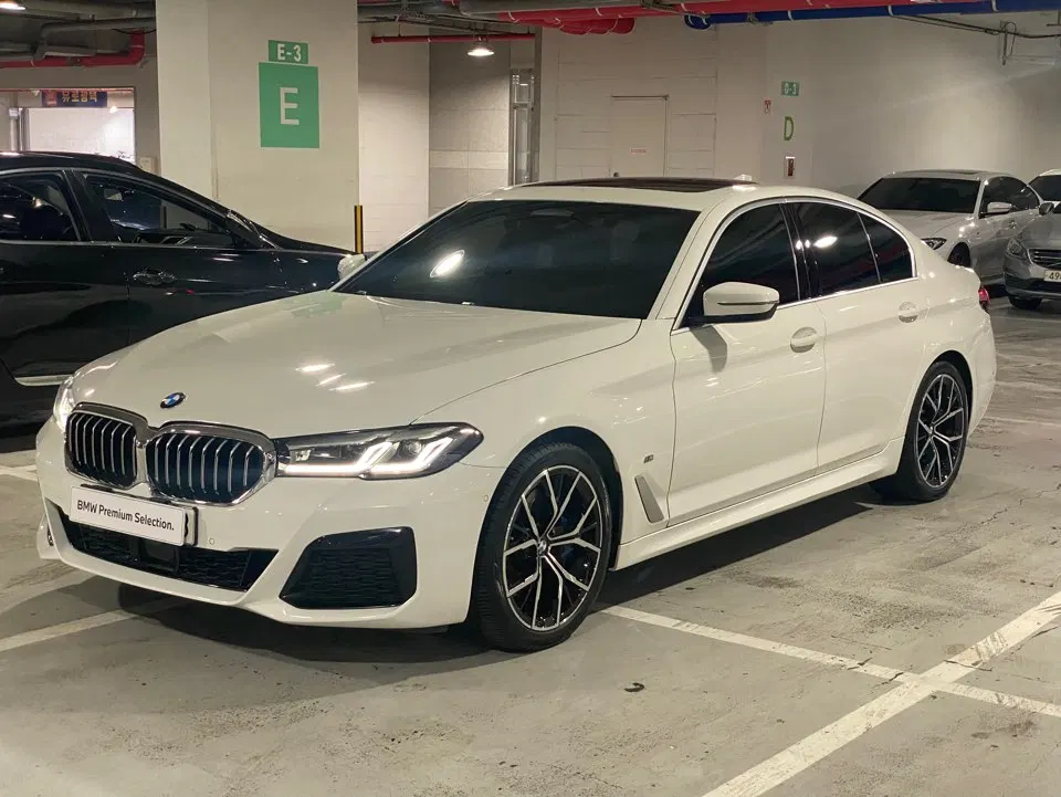 BMW Série 5 (G30) 530i xDrive M Sport 2022 — photo 1 sur 26