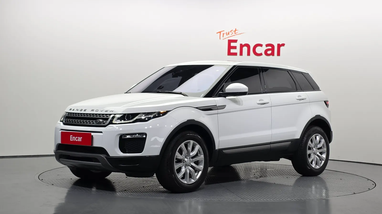 Land Rover Range Rover Evoque 2.0 TD4 SE 2018 — photo 1 sur 20