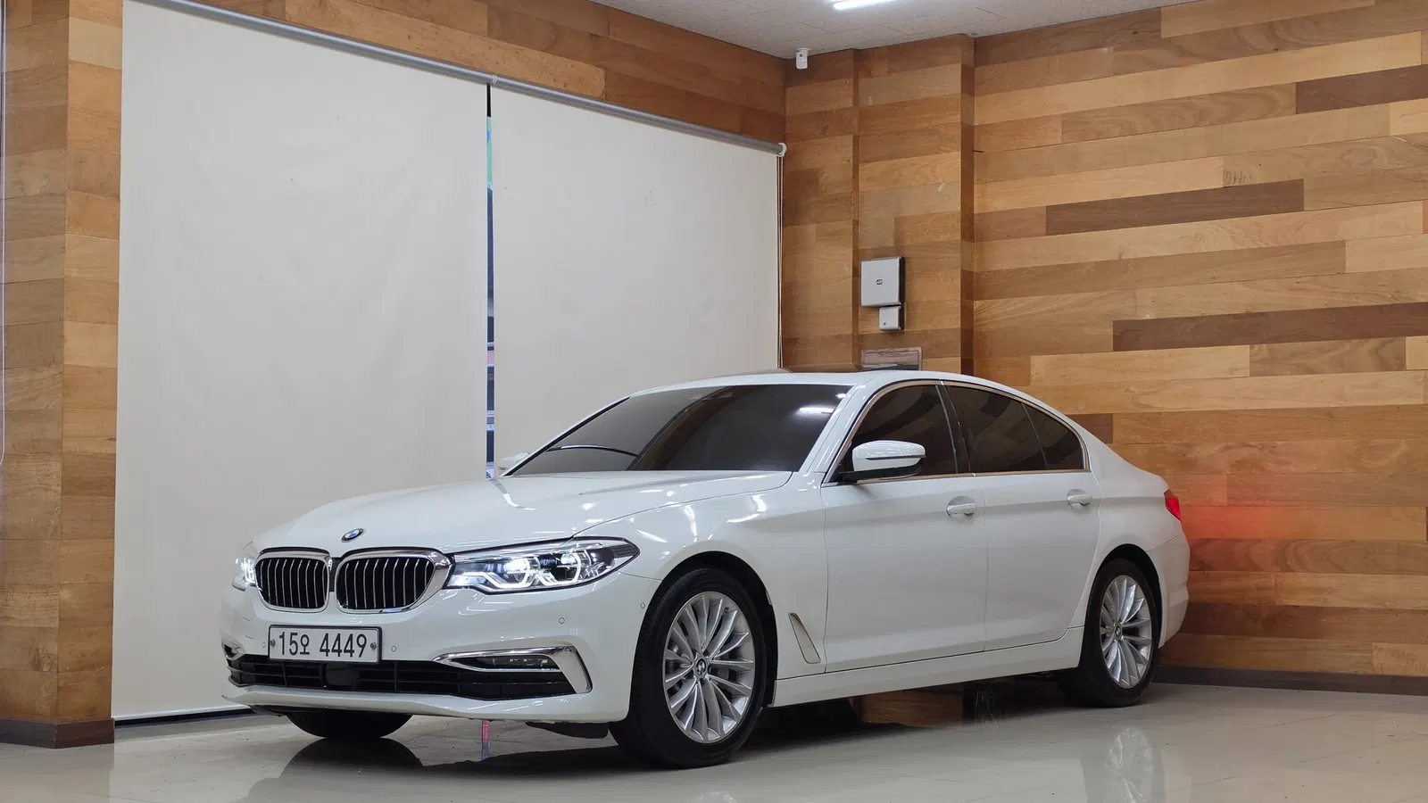 BMW Série 5 (G30) 530i Luxury Plus 2019 — photo 1 sur 26