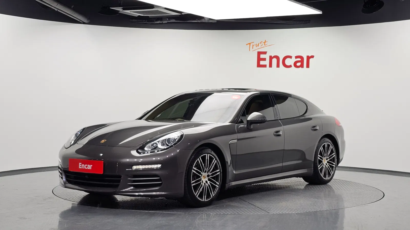 Porsche Panamera 3.6 AWD Edition 2016 — photo 1 sur 20
