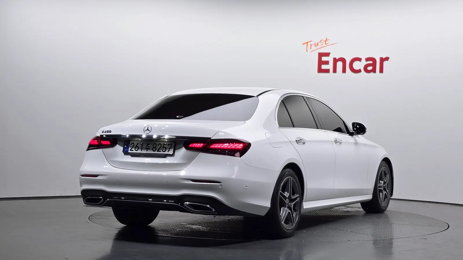 Mercedes-Benz Classe E AMG Line · E250 (W213) 2023 — photo 1 sur 30