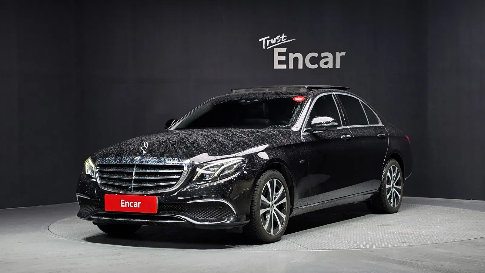 Mercedes-Benz Classe E E300e Exclusive (W213) 2019 — photo 1 sur 33