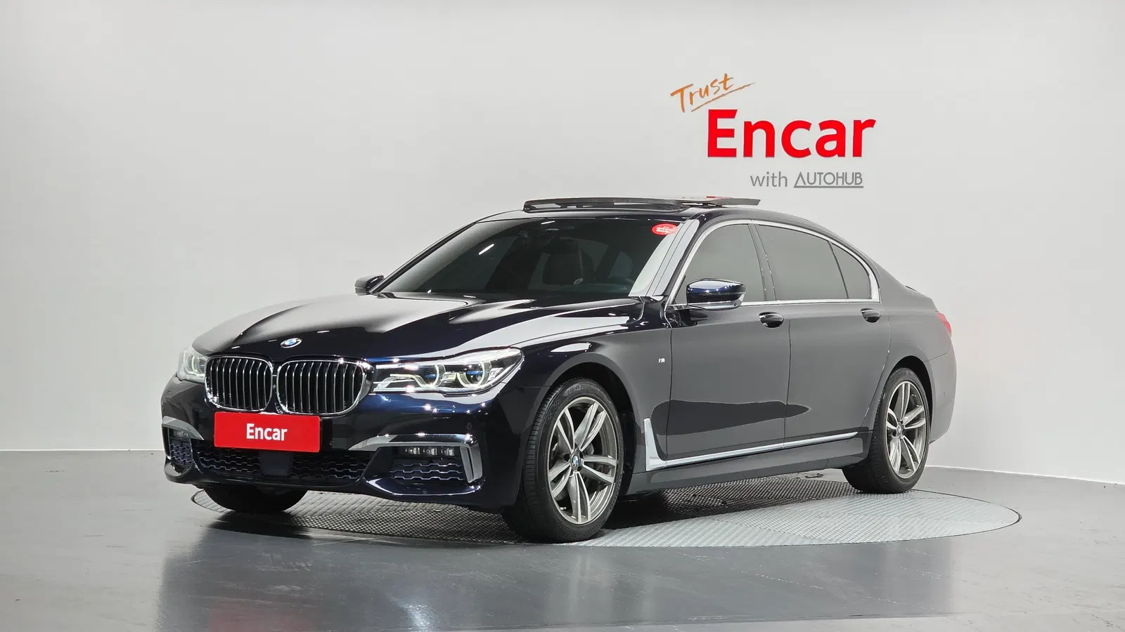 BMW Série 7 (G11) 740Li xDrive M Sport 2017 — photo 1 sur 20