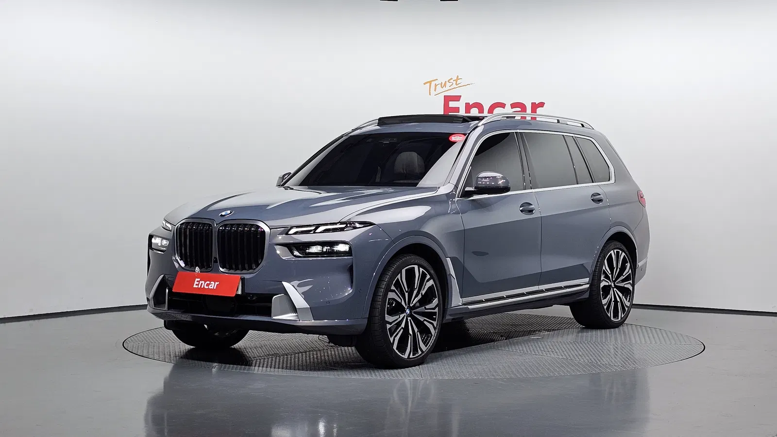 BMW X7 (G07) xDrive 40i Design Pure Excellence 6 places 2023 — photo 1 sur 35