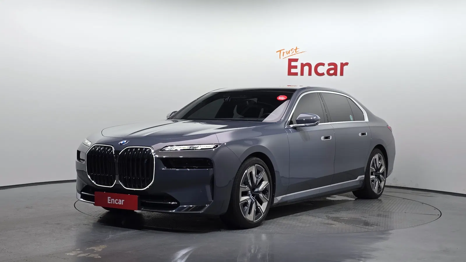 BMW i7 (G70) xDrive 60 Design Pure Excellence 2023 — photo 1 sur 37