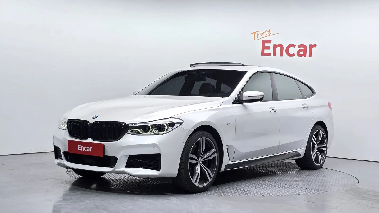 BMW Série 6 GT (G32) 640i xDrive M Sport 2018 — photo 1 sur 26