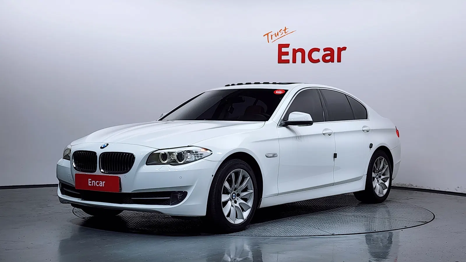 BMW Série 5 (F10) 528i xDrive 2013 — photo 1 sur 26