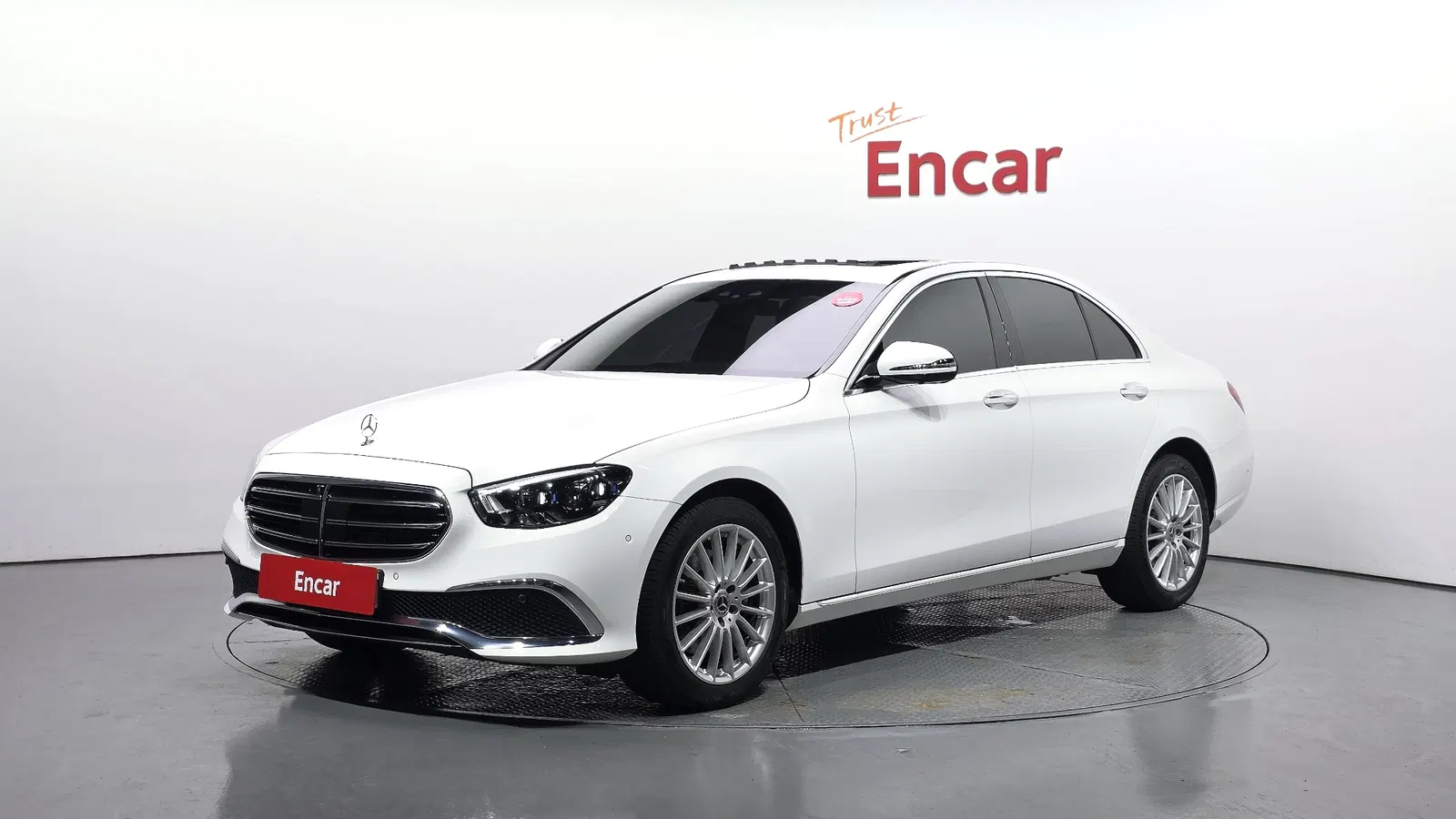 Mercedes-Benz Classe E E250 Exclusive (W213) 2023 — photo 1 sur 30