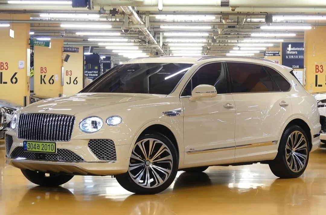 Bentley Bentayga 4.0 V8 EWB First Edition 2024 — photo 1 sur 25