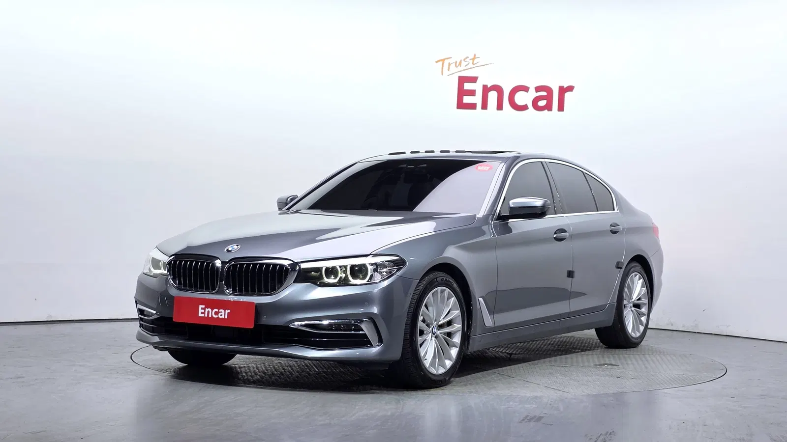 BMW Série 5 (G30) 530i Luxury Plus 2019 — photo 1 sur 33
