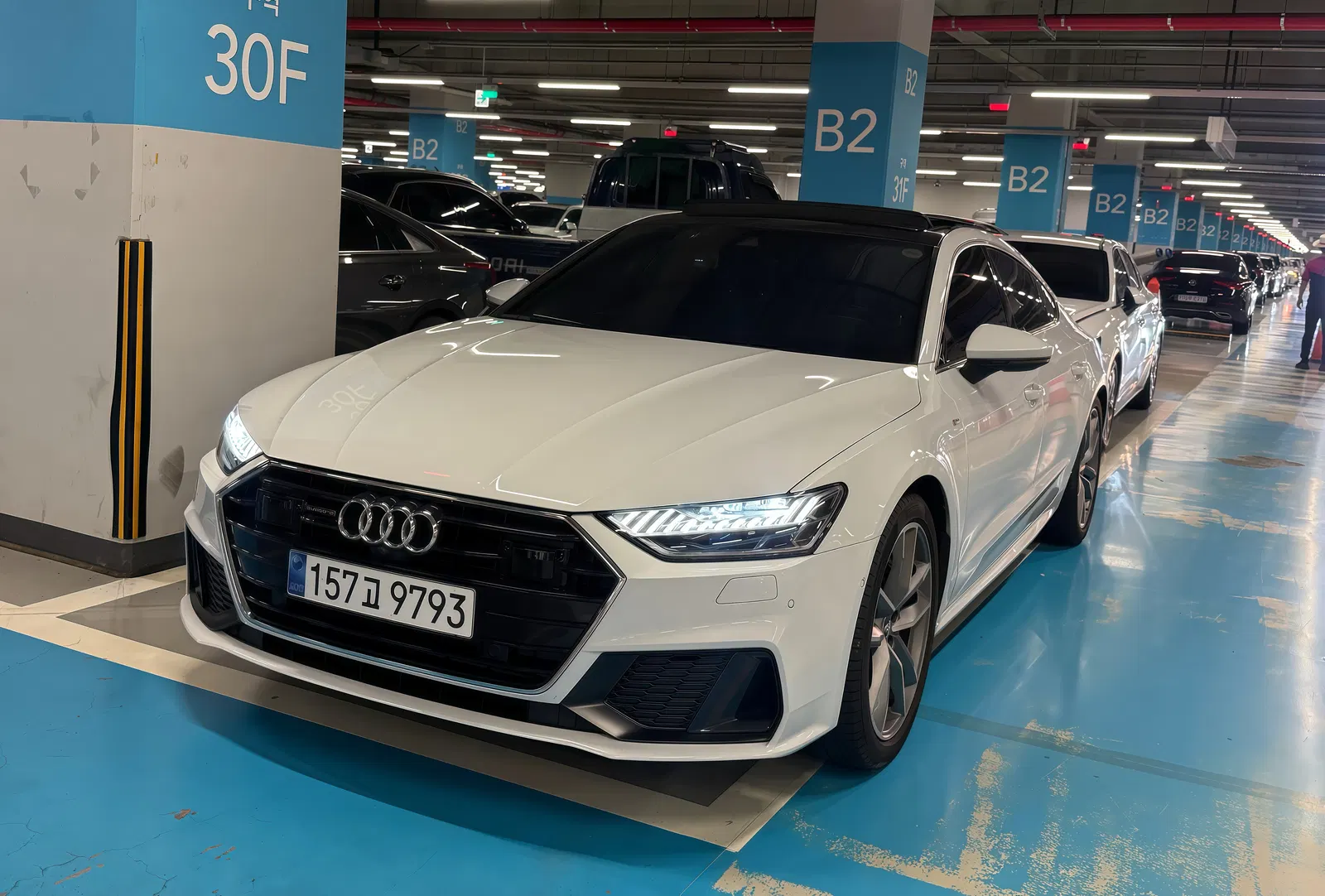 Audi A7 (4K) 55 TFSI Quattro Premium 2020 — photo 1 sur 22