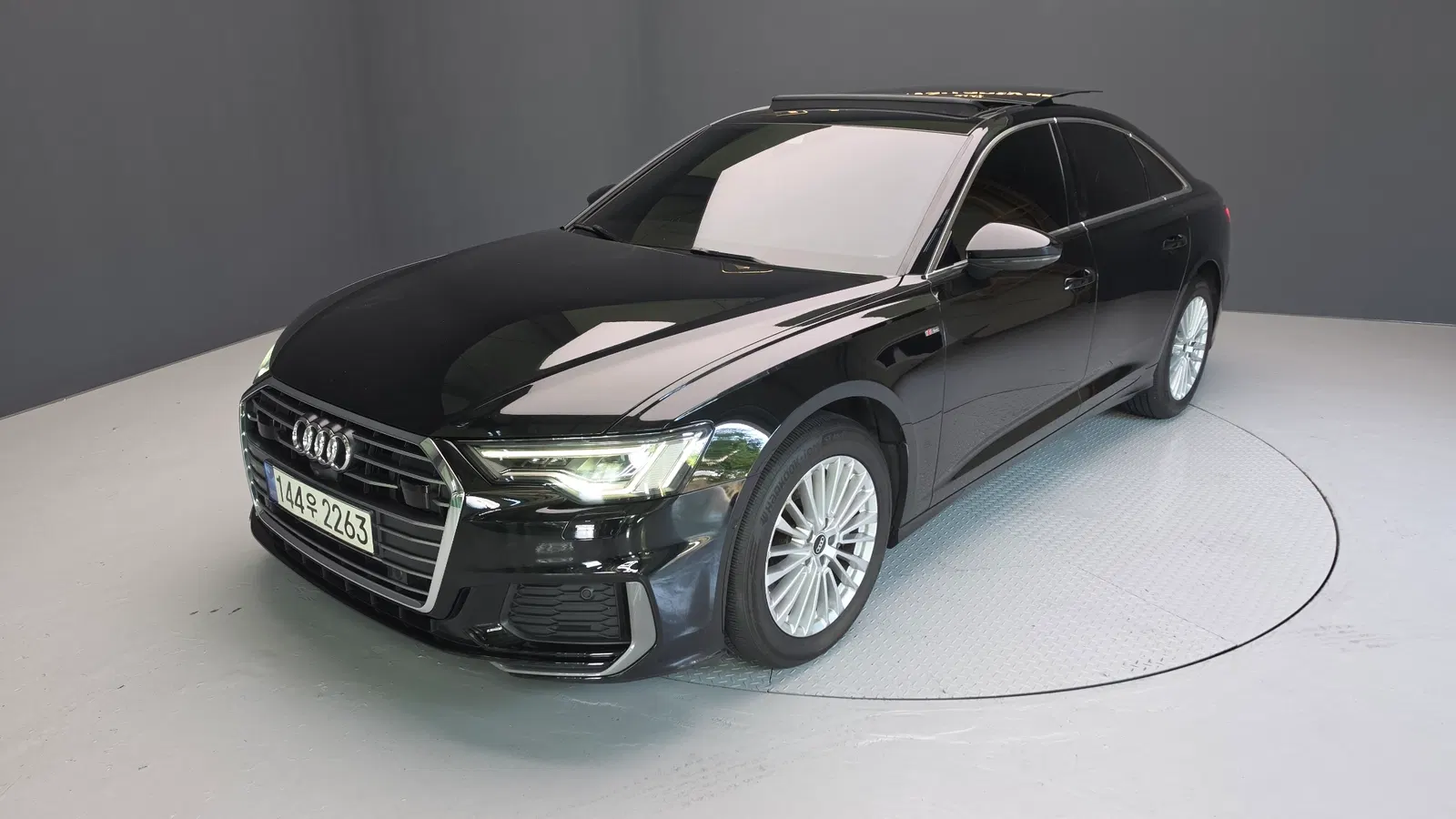Audi A6 (C8) 45 TFSI Premium 2021 — photo 1 sur 26