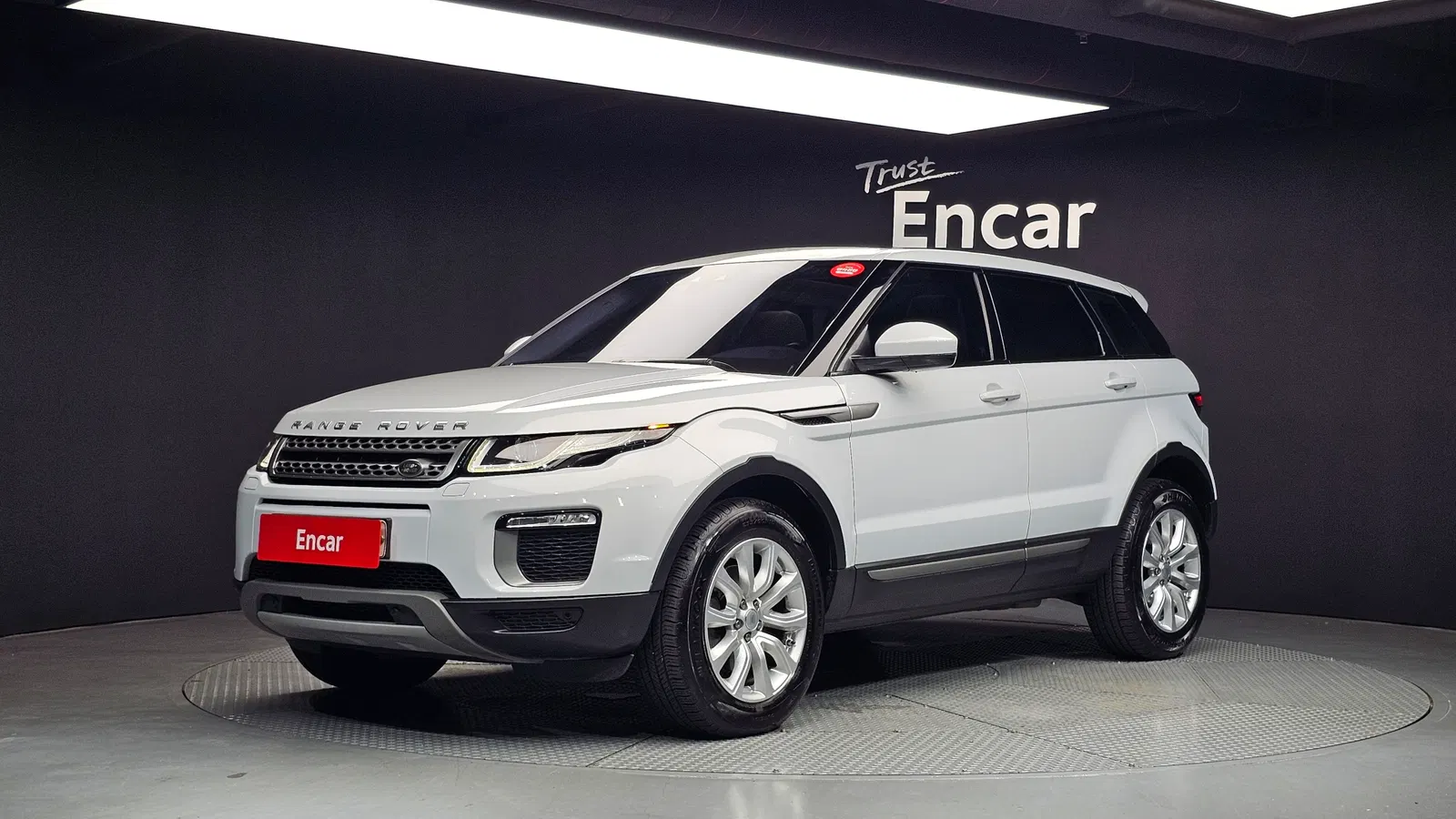 Land Rover Range Rover Evoque 2.0 TD4 SE 2016 — photo 1 sur 20