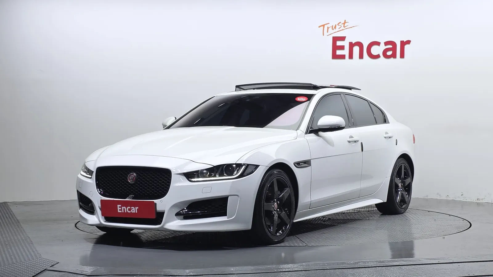 Jaguar XE 20d RSport 2017 — photo 1 sur 20