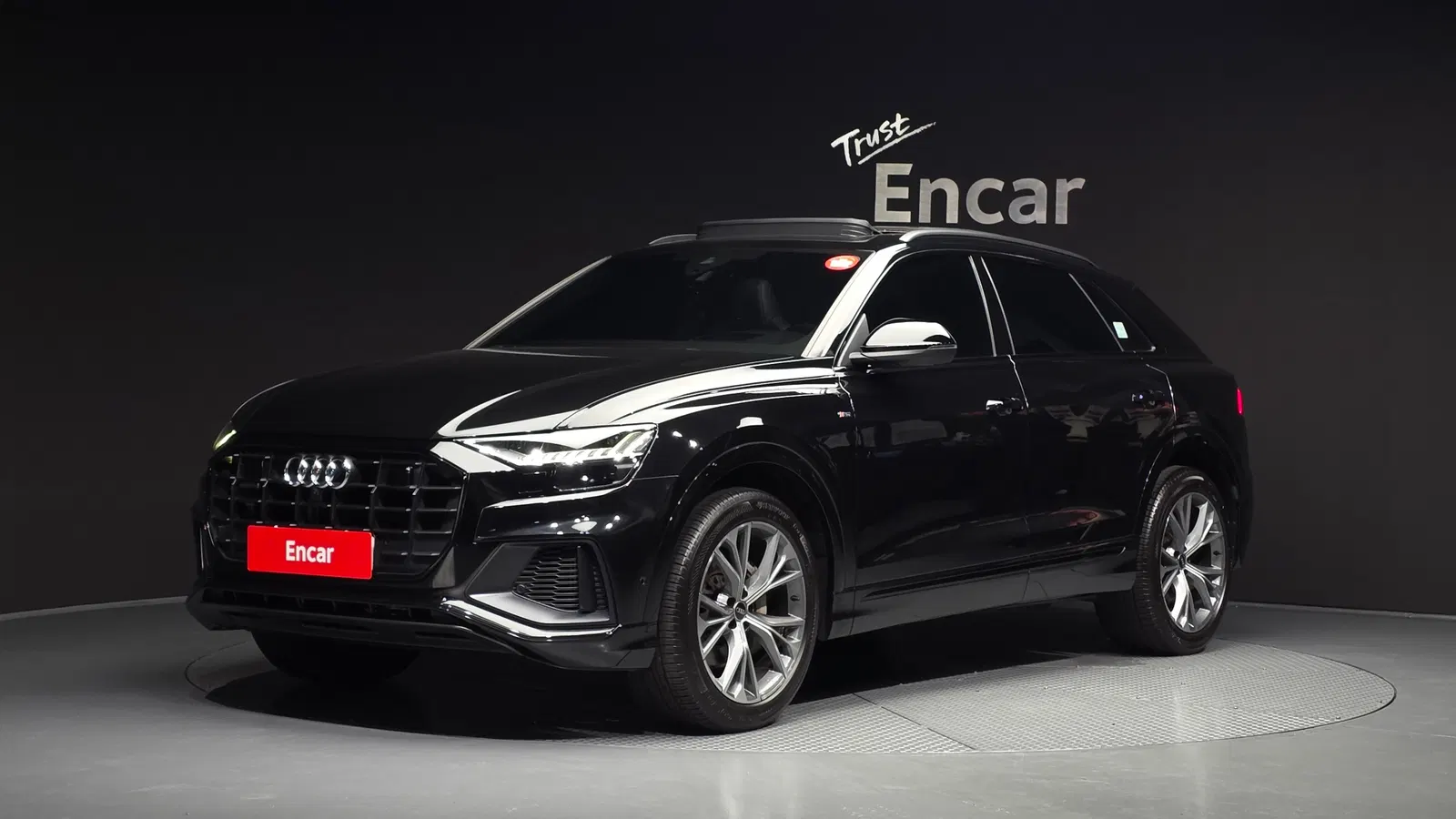 Audi Q8 (4M) 55 TFSI Quattro Premium 2022 — photo 1 sur 29