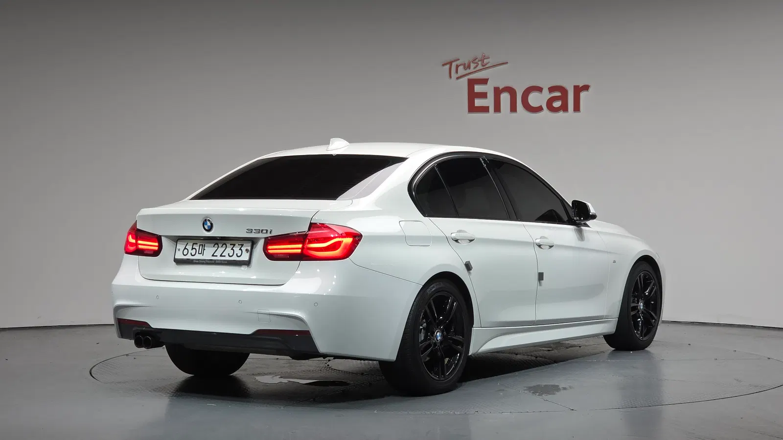 BMW Série 3 (F30) 330i M Sport Shadow 2018 — photo 1 sur 32