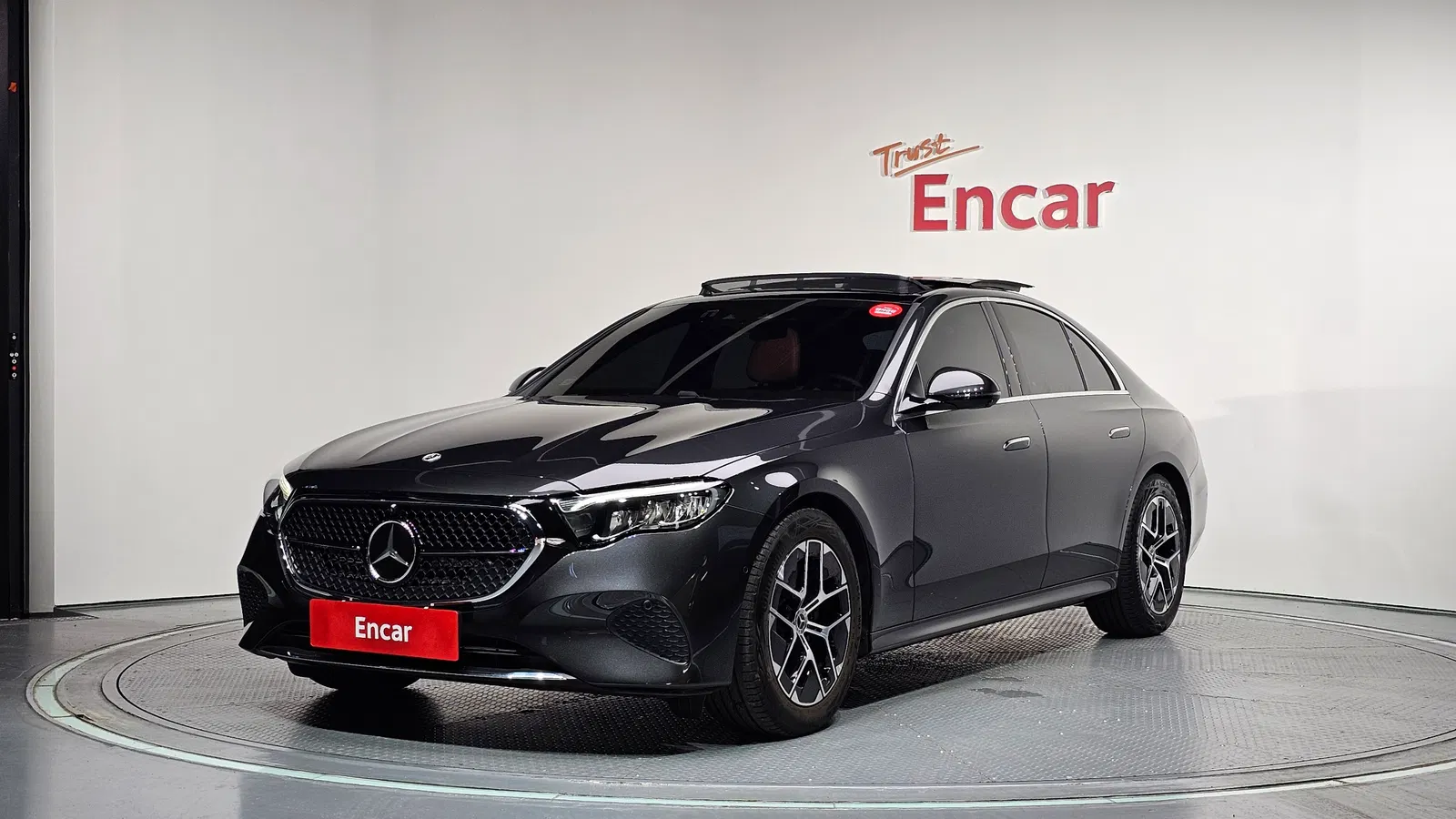 Mercedes-Benz Classe E E200 Avantgarde (W214) 2025 — photo 1 sur 32