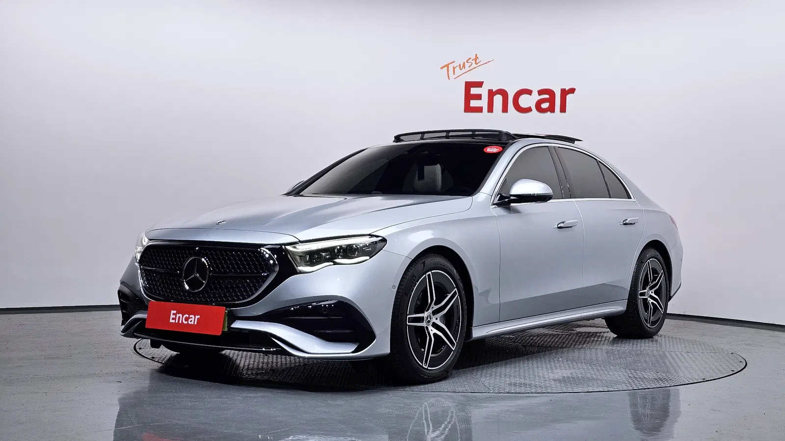 Mercedes-Benz Classe E AMG Line · E300 4MATIC (W214) 2025 — photo 1 sur 26