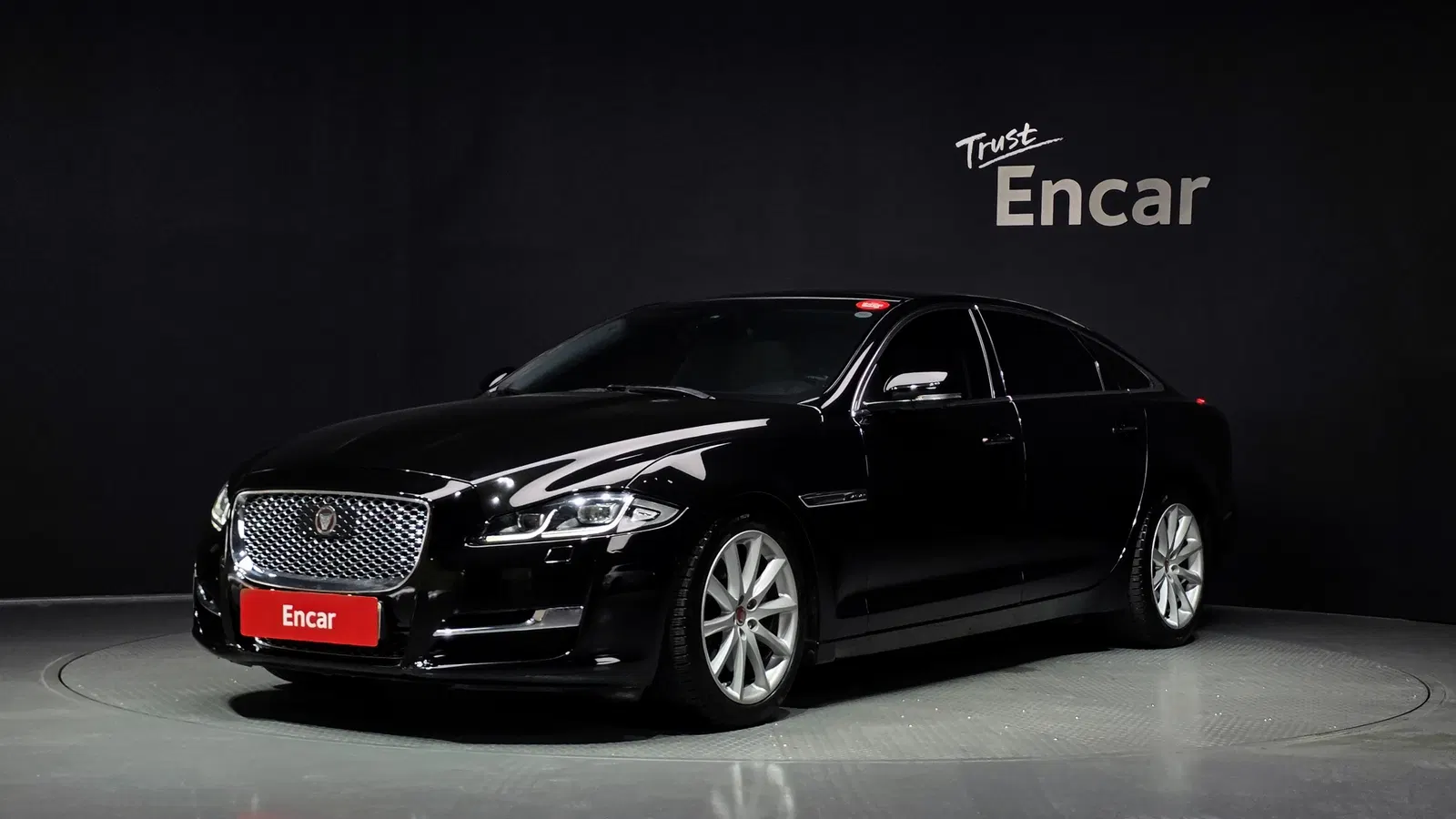 Jaguar All New XJ 3.0D Premium Luxury LWB 2016 — photo 1 sur 20