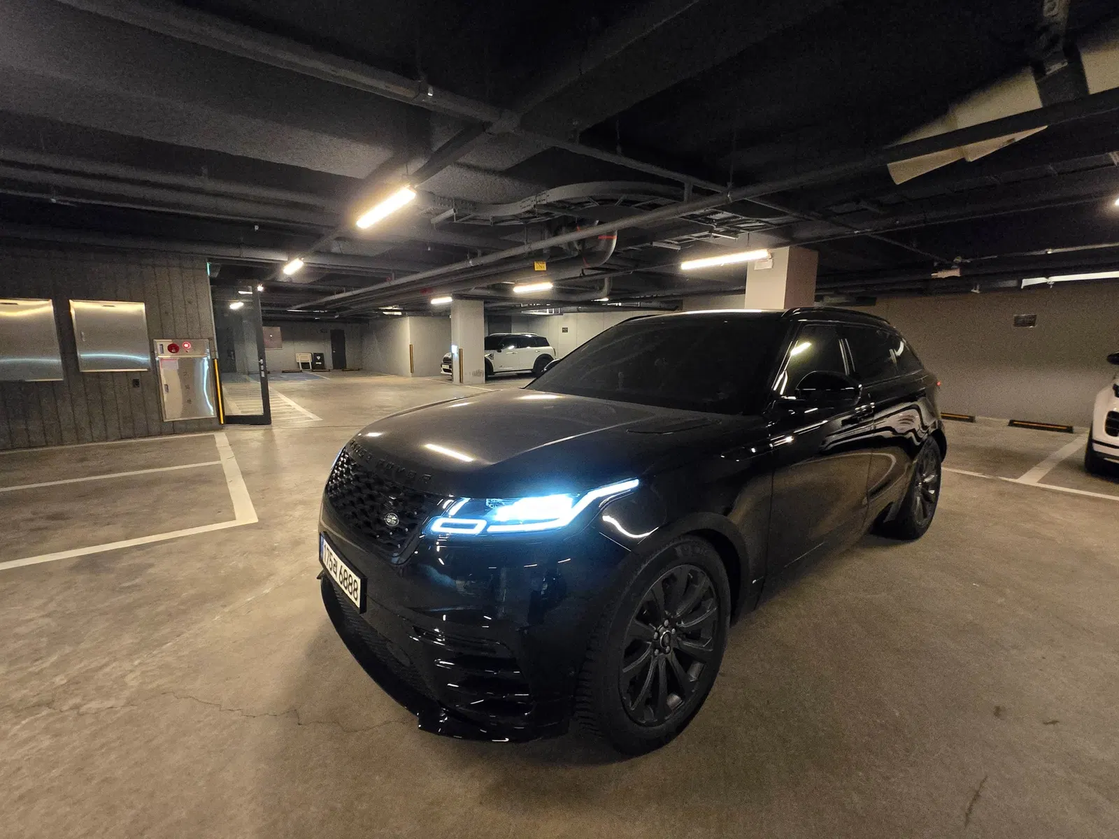 Land Rover Range Rover Velar 3.0 P380 R-Dynamic SE 2020 — photo 1 sur 16