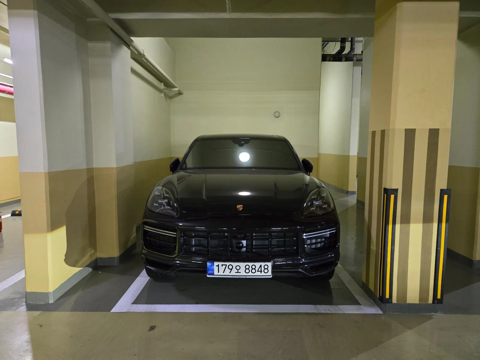 Porsche Cayenne (PO536) 4.0 Turbo 2021 — photo 1 sur 17