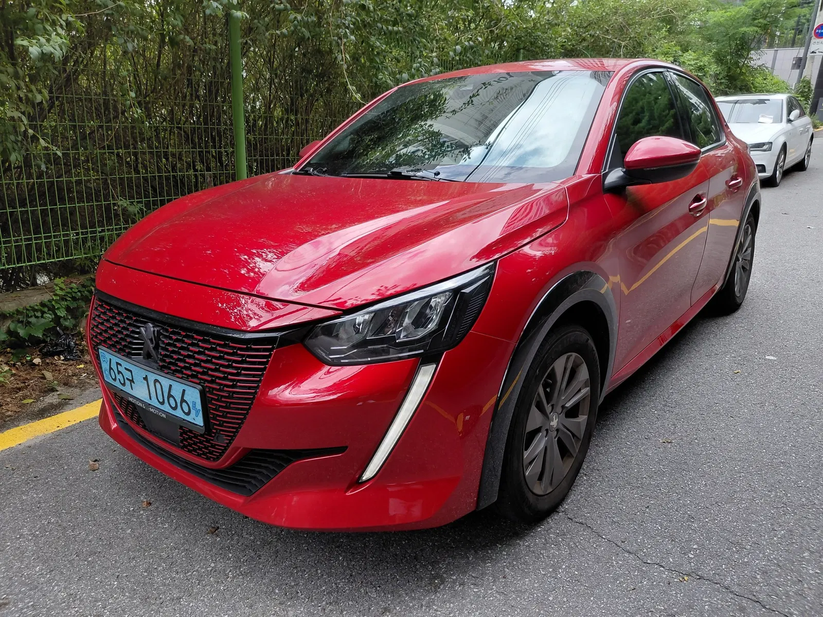 Peugeot e-208 2e génération Allure 2021 — photo 1 sur 25