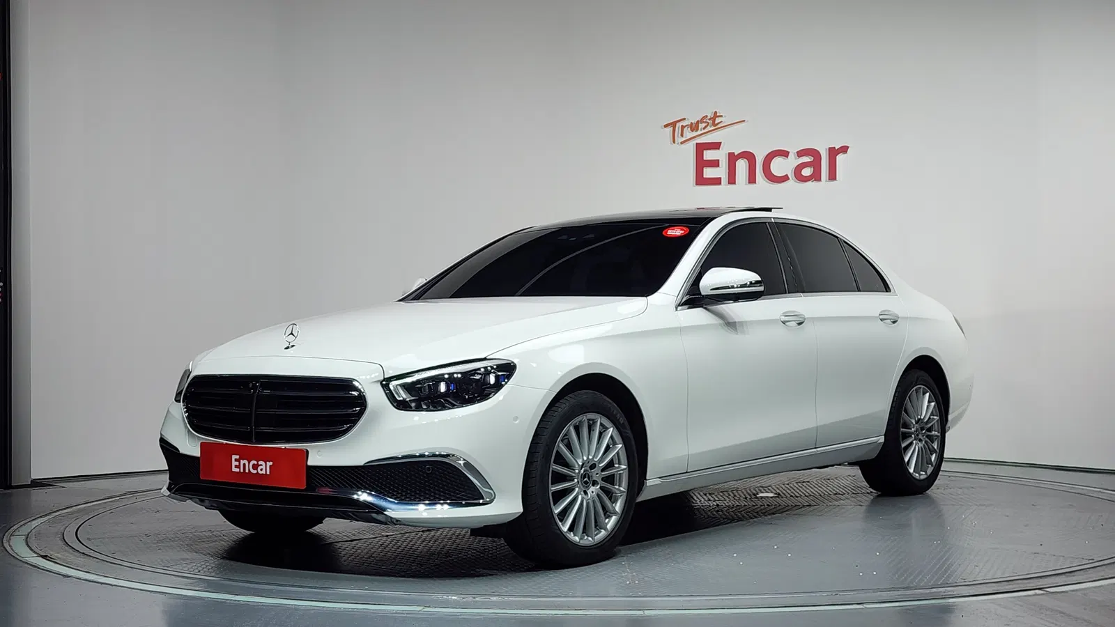 Mercedes-Benz Classe E E250 Exclusive (W213) 2023 — photo 1 sur 39