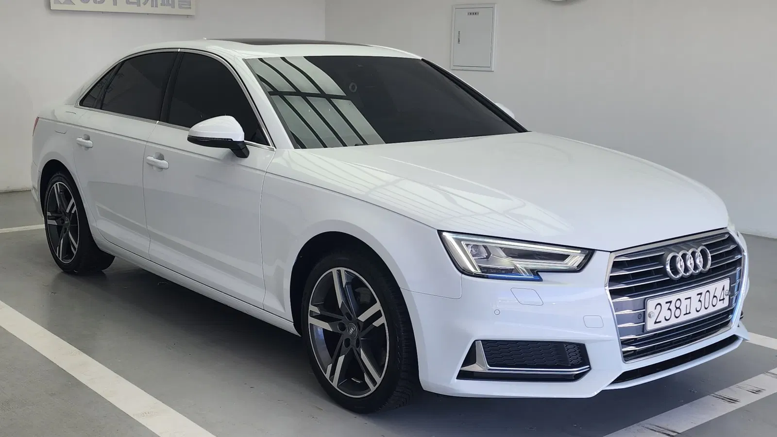 Audi A4 (B9) 40 TFSI Premium 2019 — photo 1 sur 26