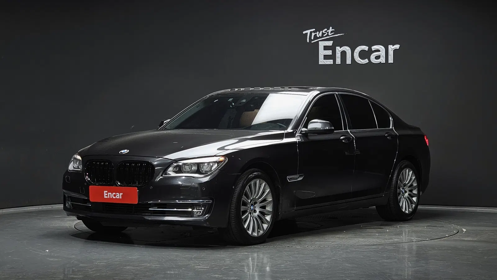 BMW Série 7 (F01) 730d xDrive 2014 — photo 1 sur 20