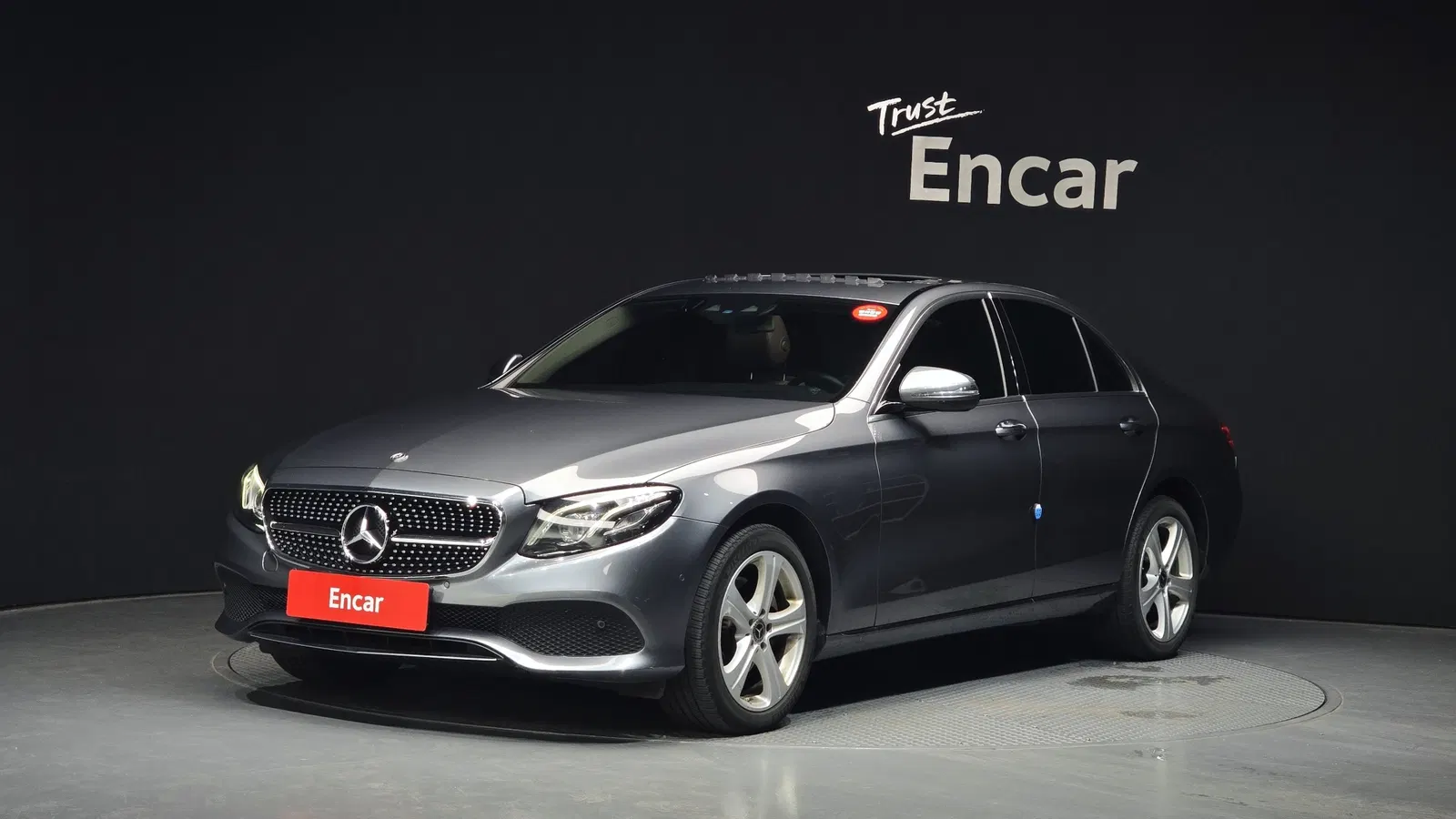 Mercedes-Benz Classe E E220d 4MATIC Avantgarde (W213) 2018 — photo 1 sur 20