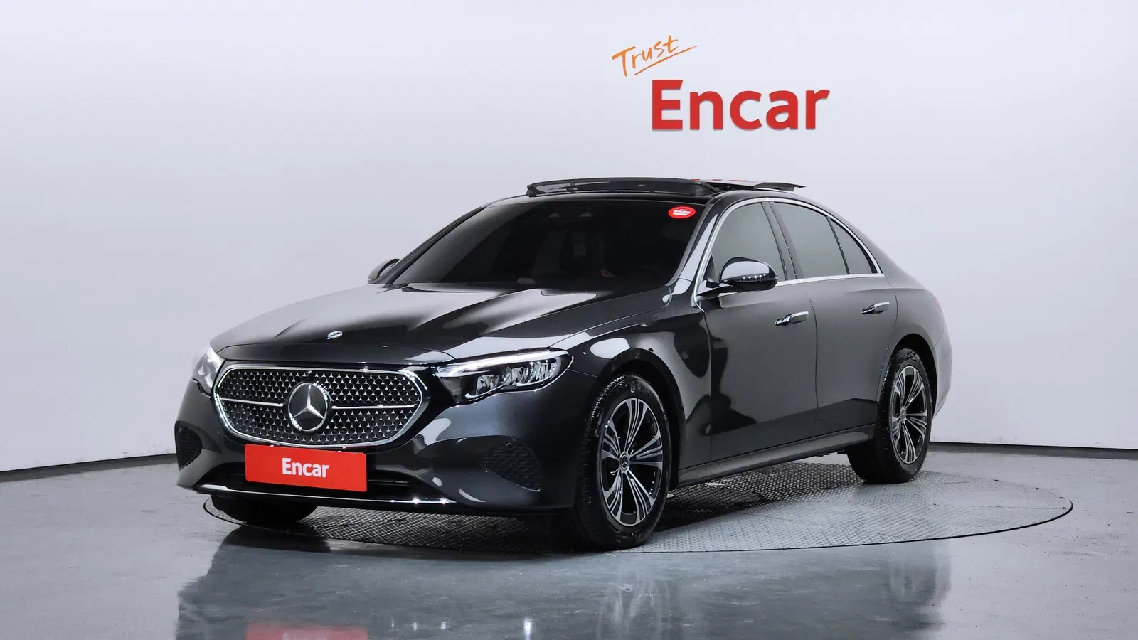 Mercedes-Benz Classe E E200 Avantgarde (W214) 2026 — photo 1 sur 42