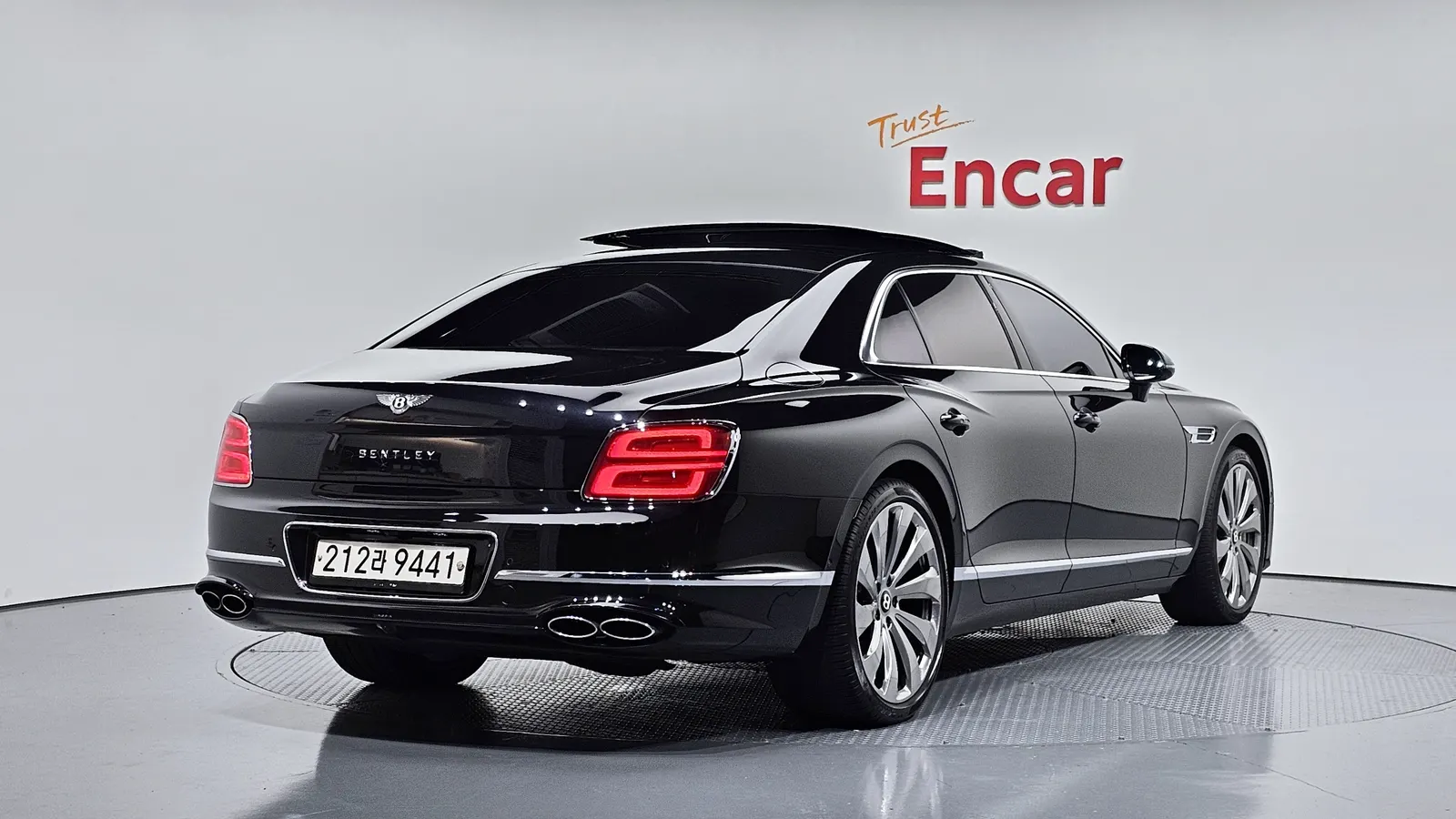 Bentley Flying Spur 3e génération 4.0 2022 — photo 1 sur 39