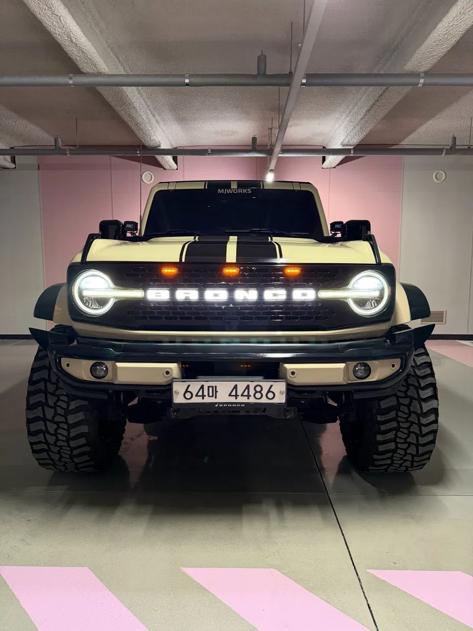 Ford Bronco 6e génération 2.7 Outer Banks 2022 — photo 1 sur 24