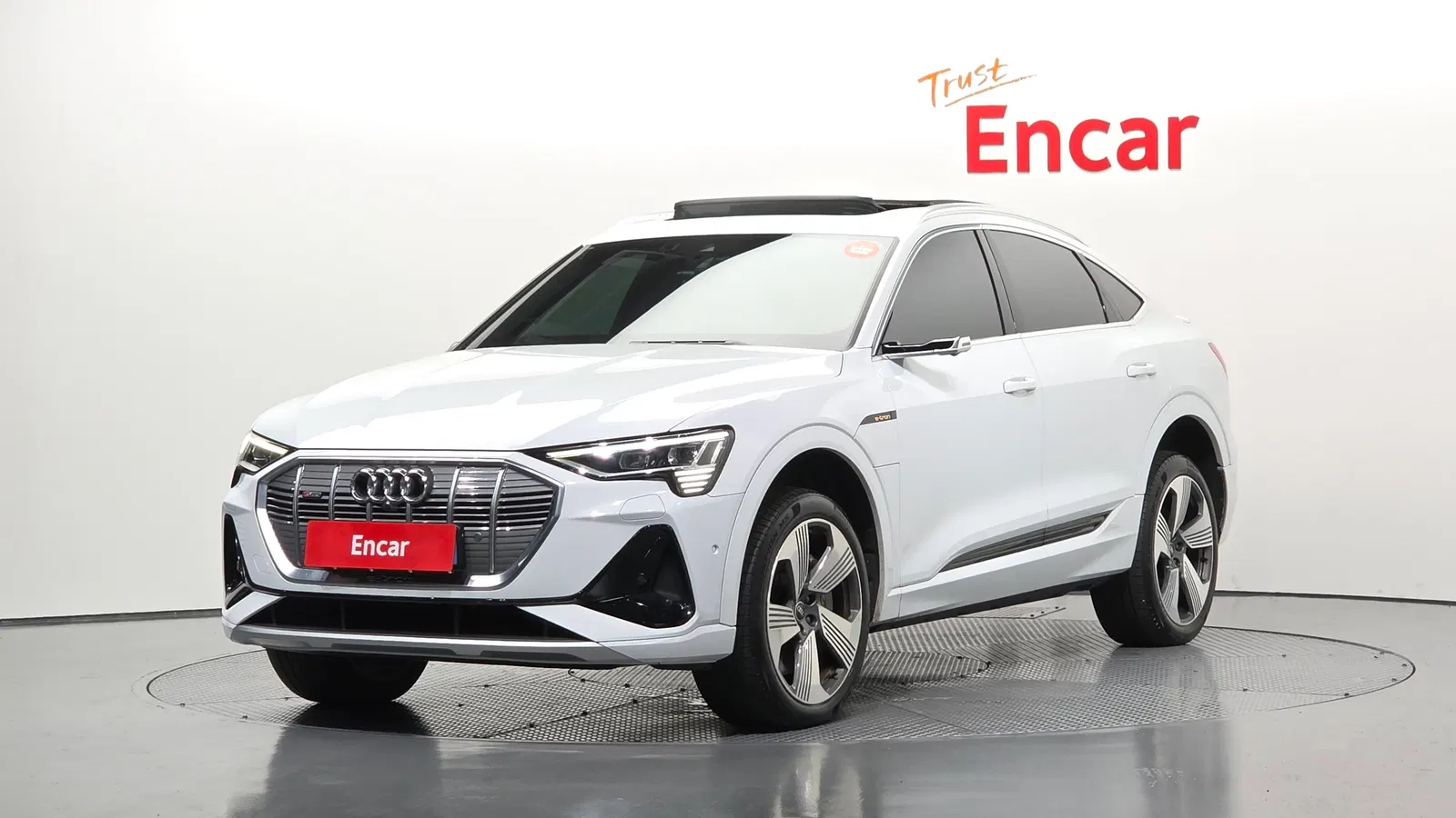 Audi e-tron 55 Quattro Sportback 2022 — photo 1 sur 35