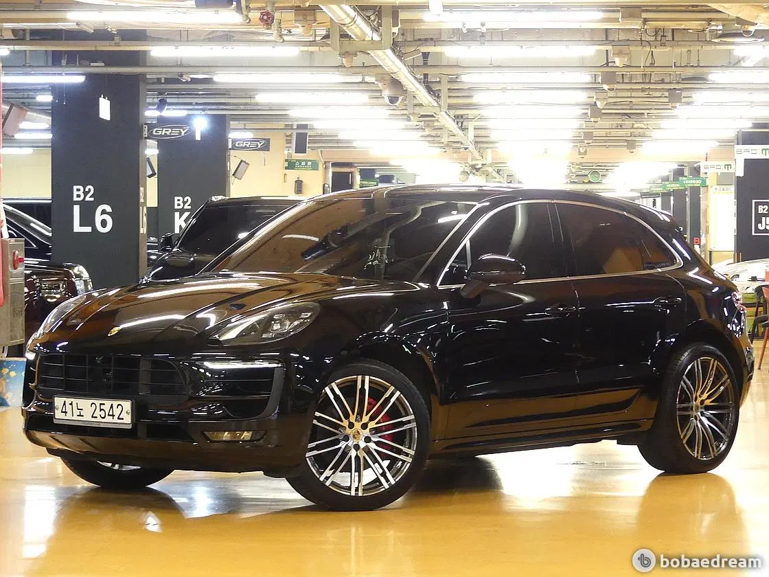 Porsche Macan 3.0 GTS 2018 — photo 1 sur 26