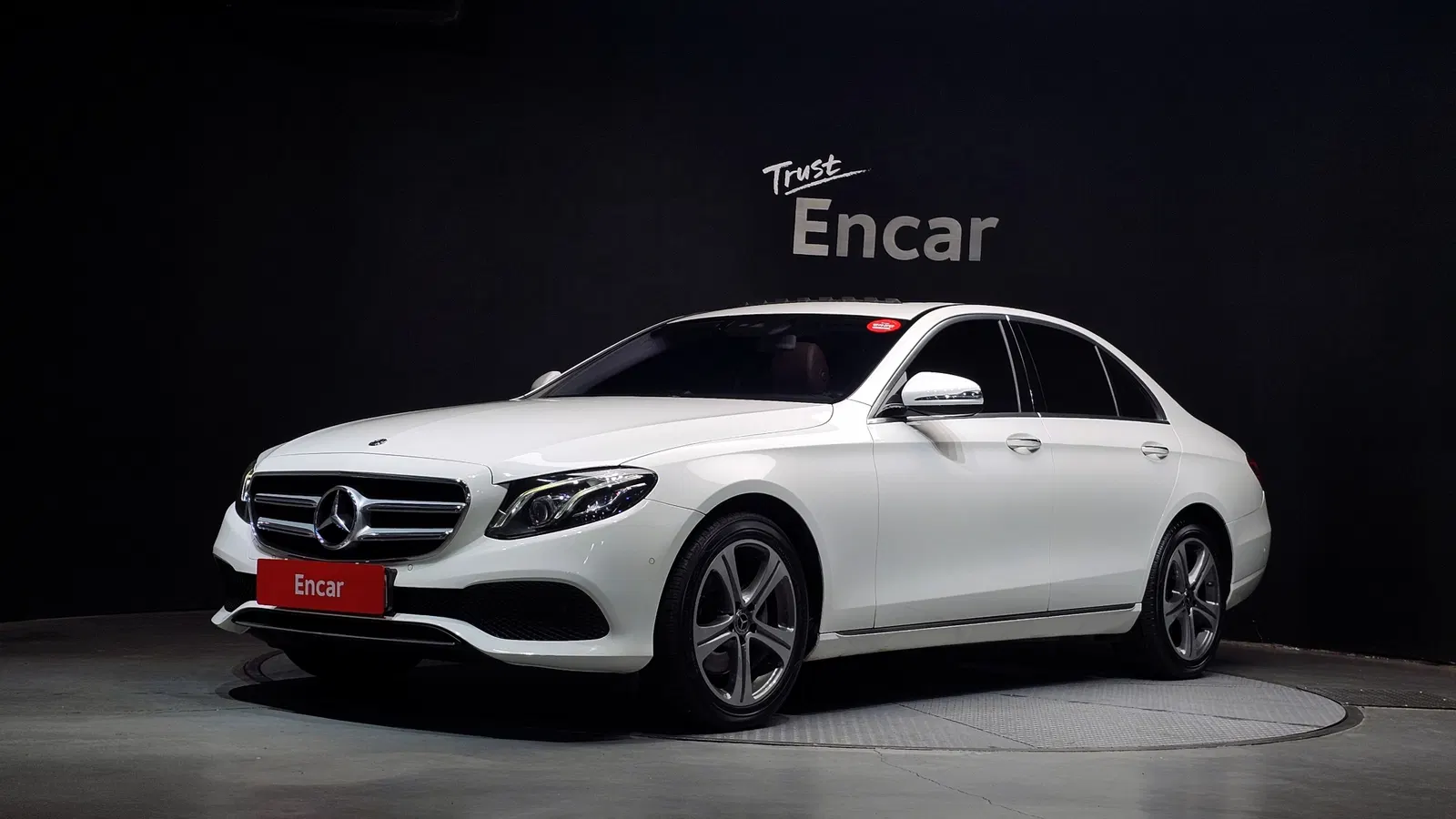 Mercedes-Benz Classe E E220d Avantgarde (W213) 2019 — photo 1 sur 30