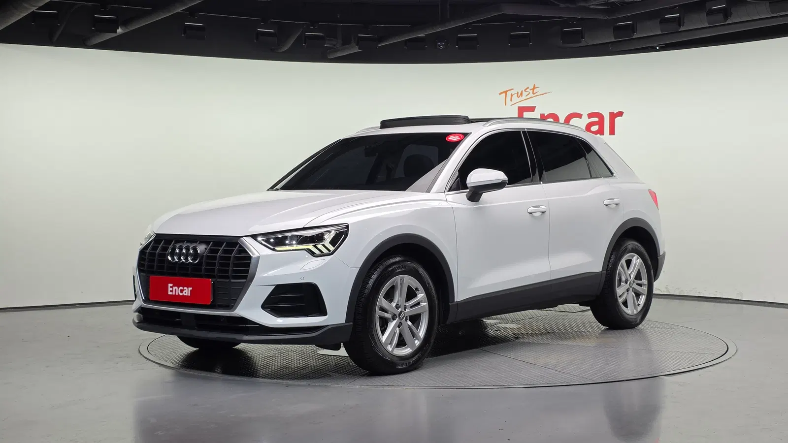 Audi Q3 (F3) 35 TDI 2020 — photo 1 sur 32