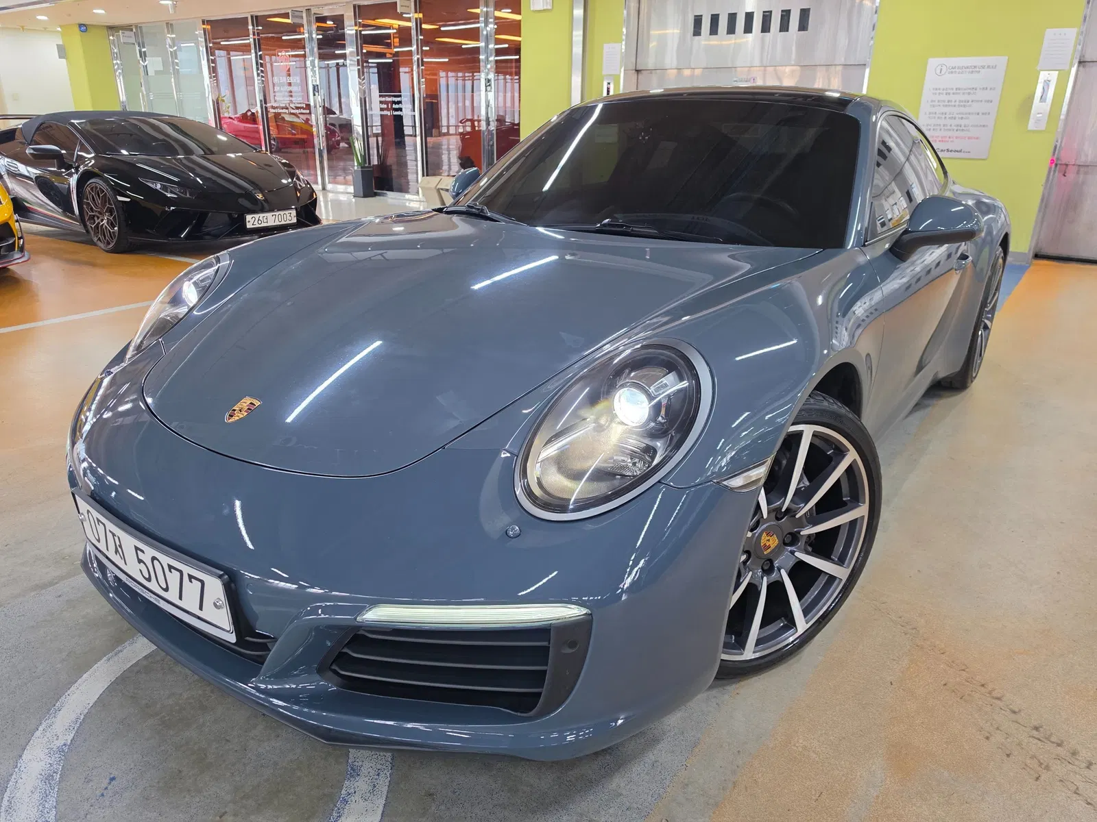 Porsche 911 Carrera 2017 — photo 1 sur 26