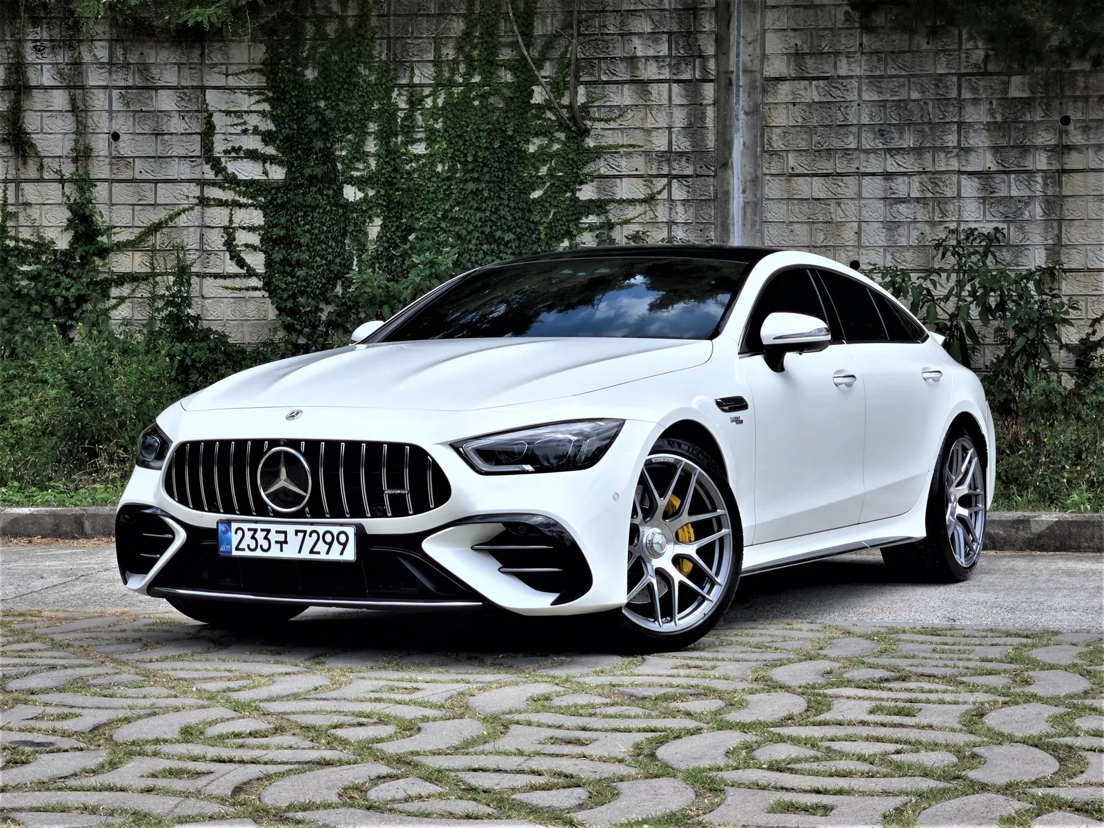 Mercedes-AMG AMG GT 4 portes 43 4MATIC+ Dynamic 2023 — photo 1 sur 26