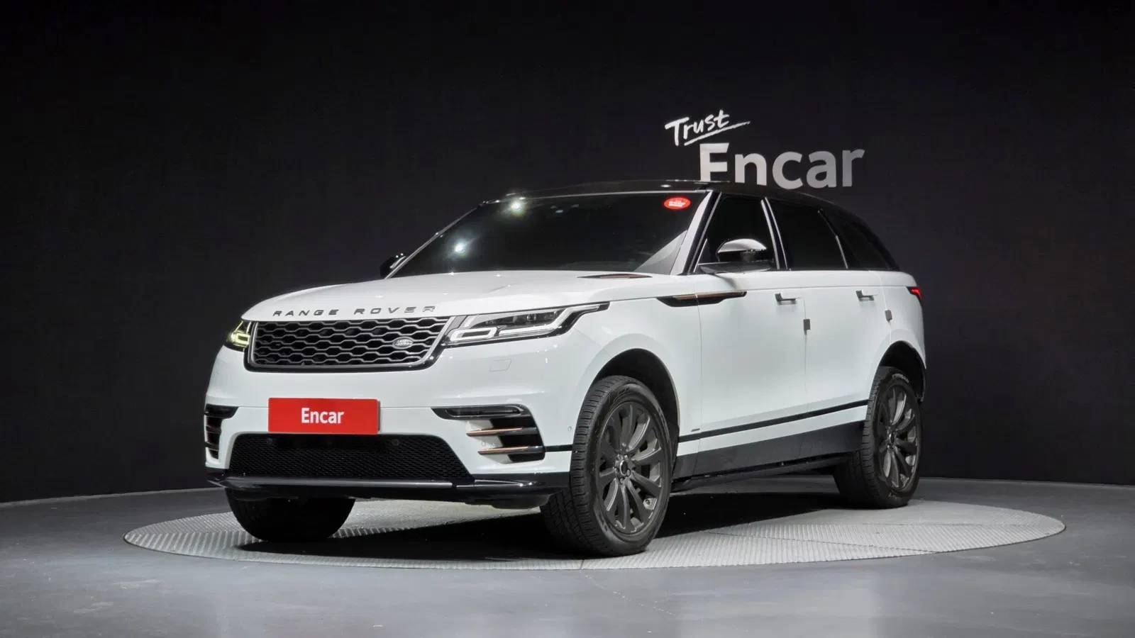 Land Rover Range Rover Velar 3.0 D300 R-Dynamic SE 2018 — photo 1 sur 20