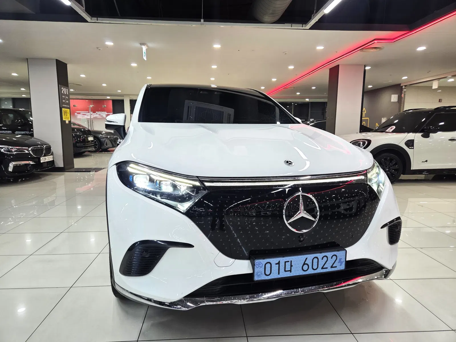 Mercedes-Benz EQS EQS450 4MATIC SUV (X296) 2023 — photo 1 sur 8