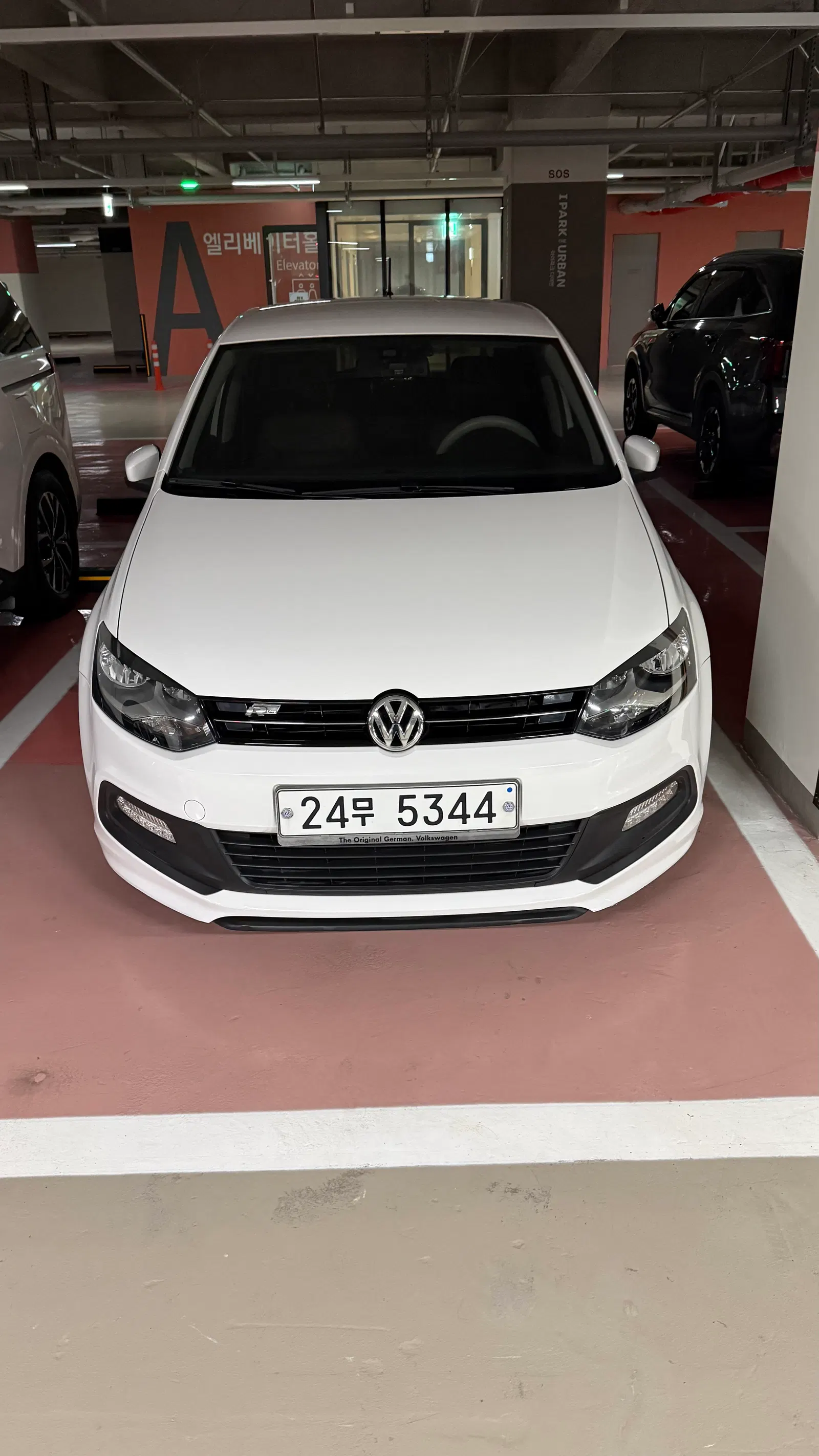 Volkswagen Polo 1.6 TDI R-Line 2013 — photo 1 sur 25
