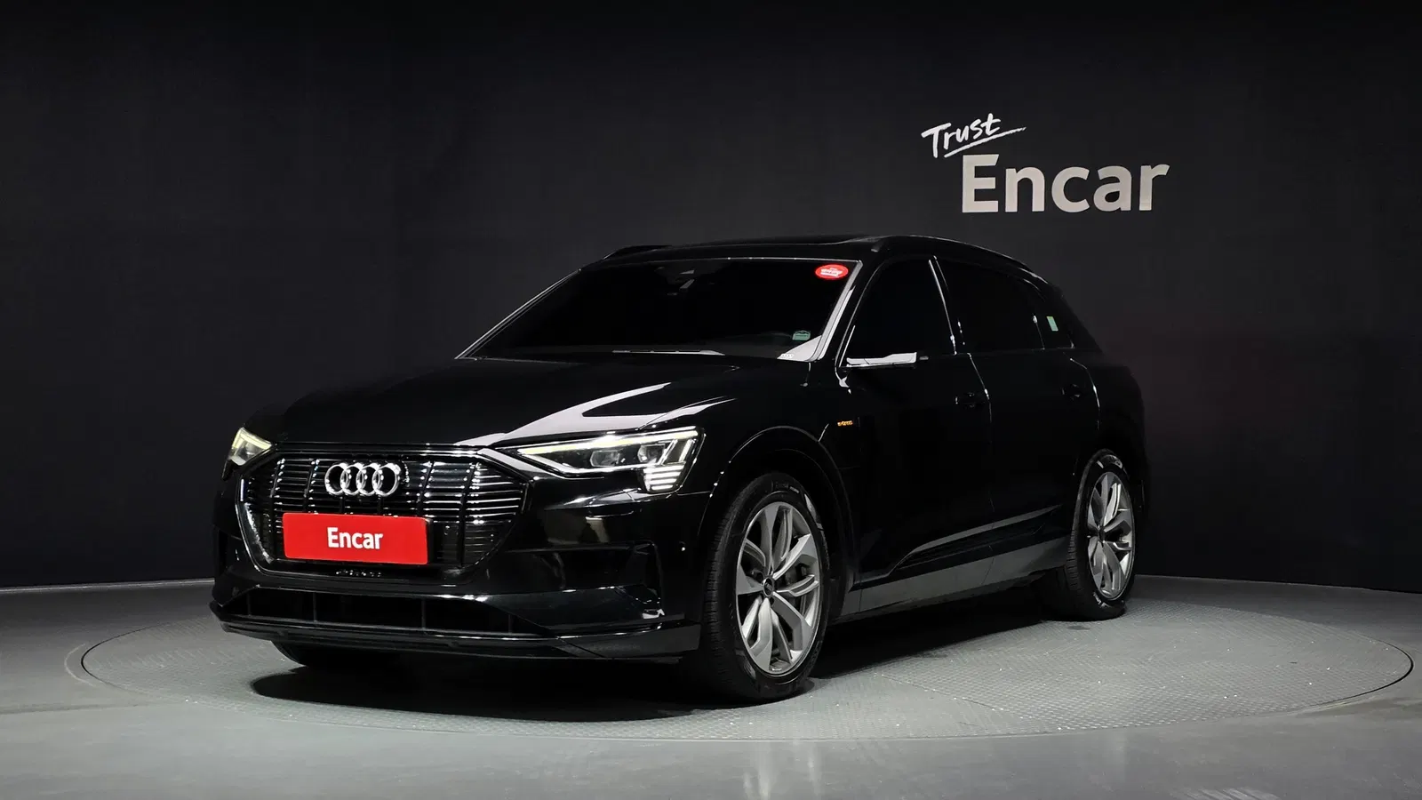 Audi e-tron 55 Quattro 2023 — photo 1 sur 40