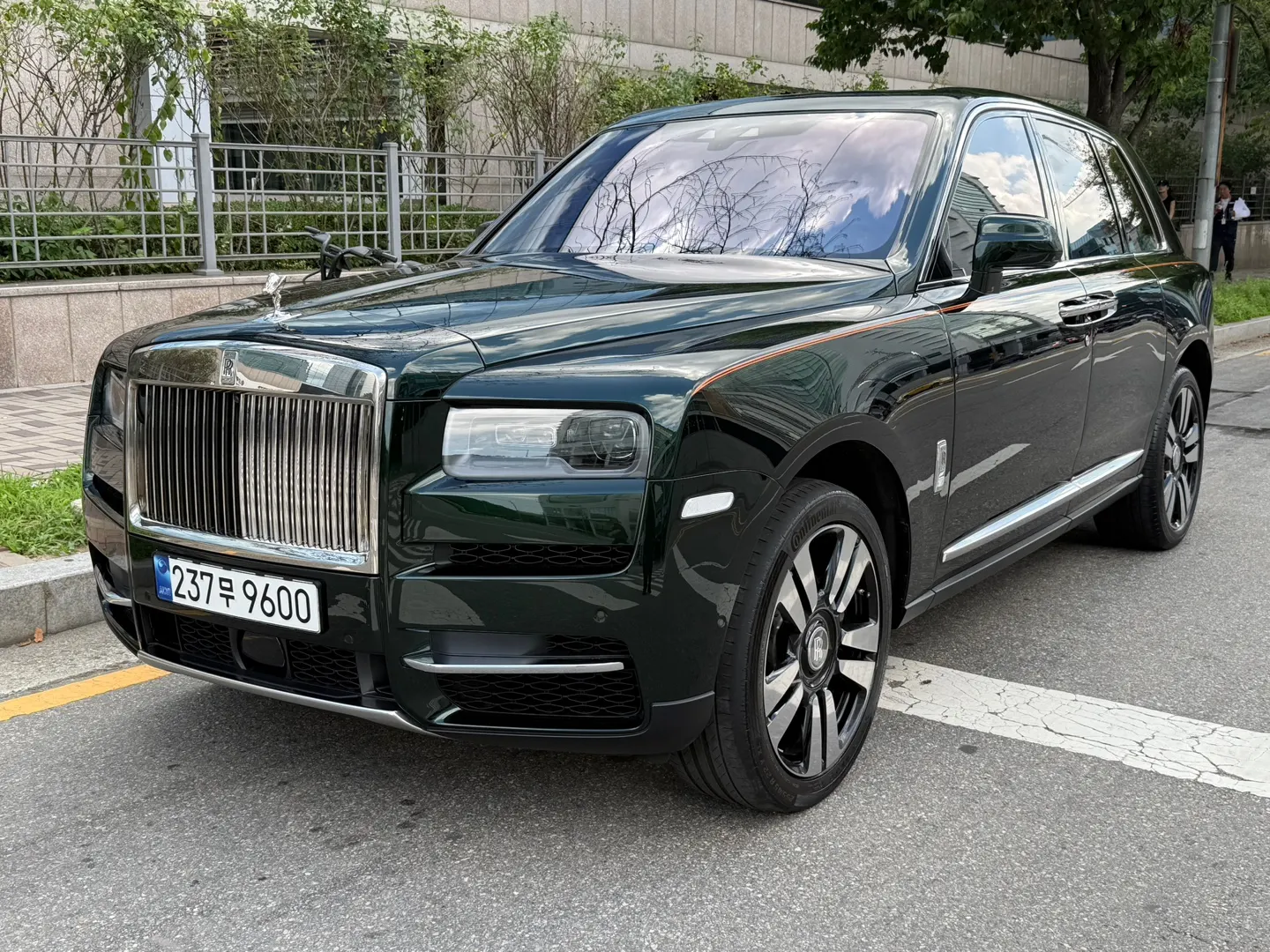 Rolls-Royce Cullinan 6.7 V12 2023 — photo 1 sur 24