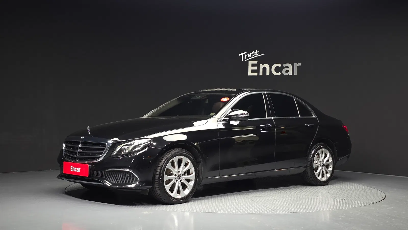 Mercedes-Benz Classe E E220d Exclusive (W213) 2019 — photo 1 sur 20